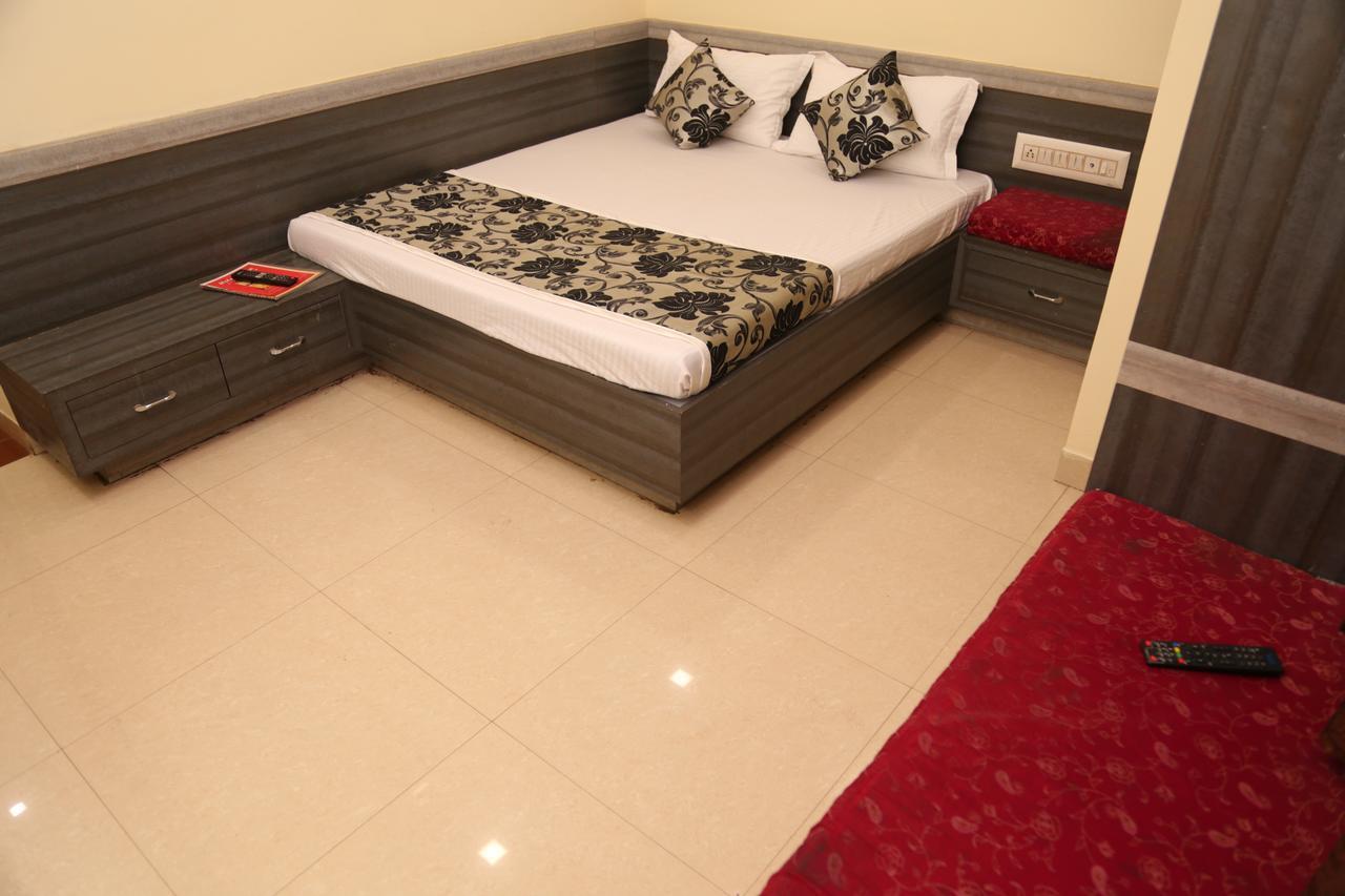 Hotel Heena Plaza Абу-Роуд Екстер'єр фото