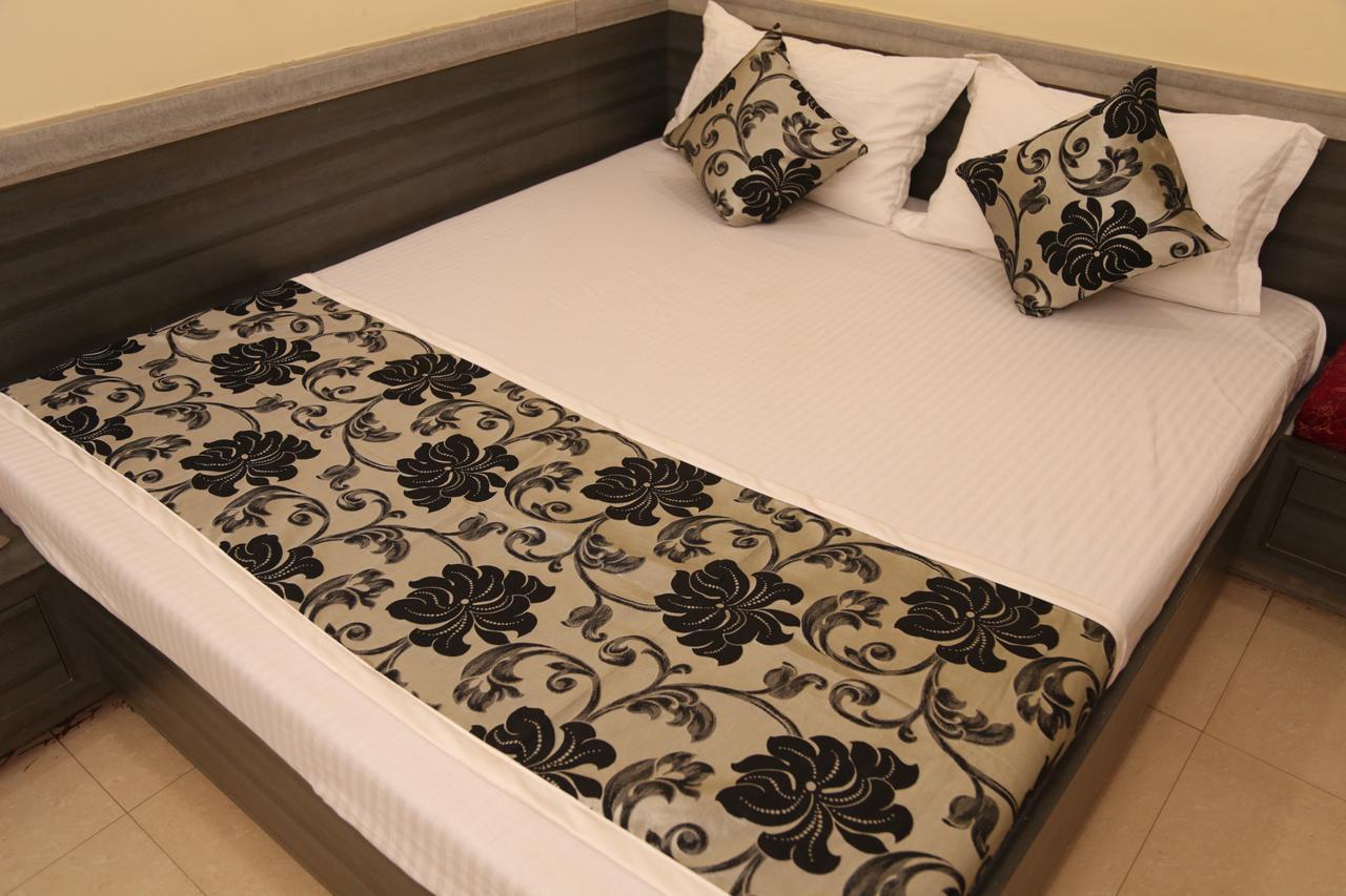 Hotel Heena Plaza Абу-Роуд Екстер'єр фото